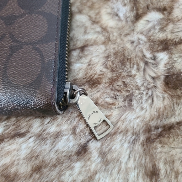 Coach Wallet - Picture 4 of 13